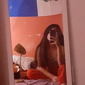 Meet your Posher, Mirella